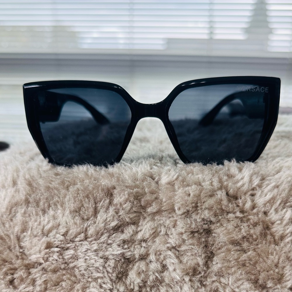 Fashion Brand Women's Sunglasses in Classic Black